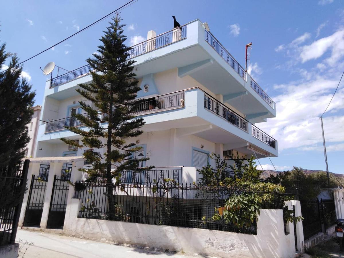 Alexadra'S House Κάτω Αλμυρή Lägenhet Exteriör bild